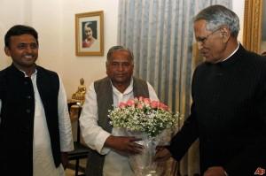 mulayam-singh-yadav-banwari-lal-joshi-akhilesh-yadav-2012-3-7-9-10-17